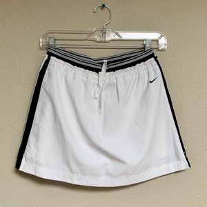 Nike Golf Tennis Skirt White and Black Grils XL